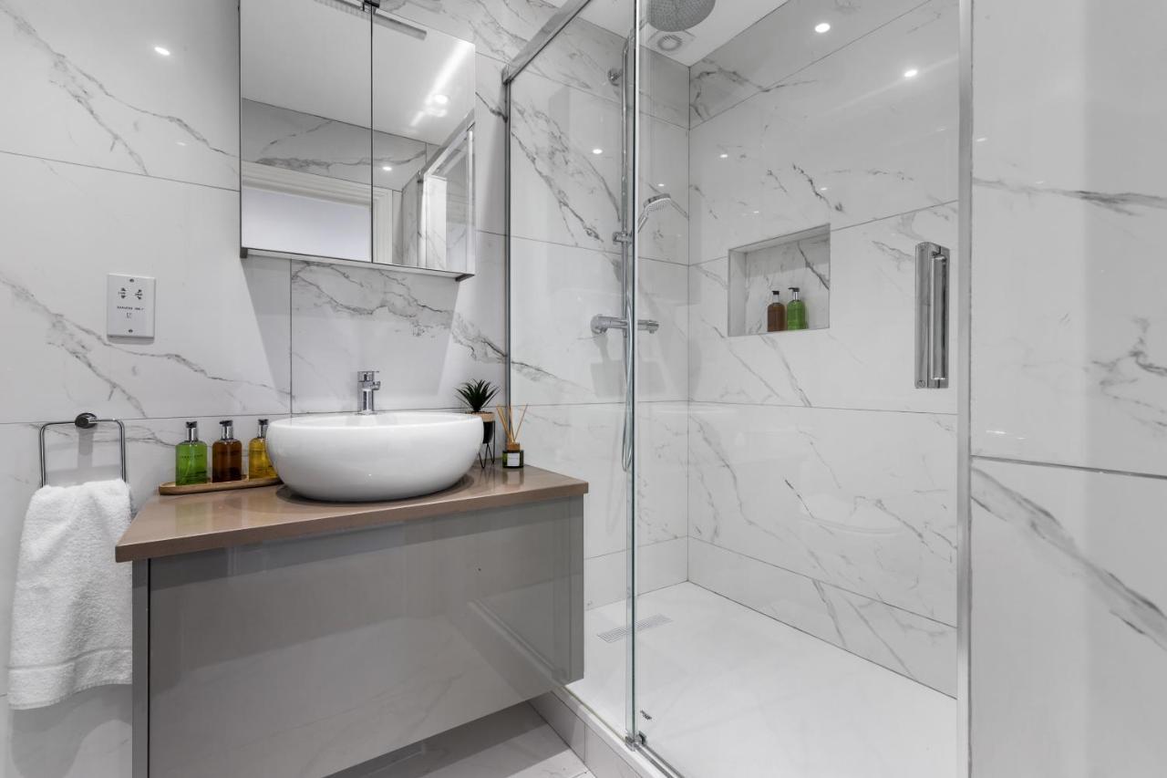 Stylish & Spacious 3 Bed Apartment With Fast Wifi, Close To Tube & Wembly Лондон Экстерьер фото