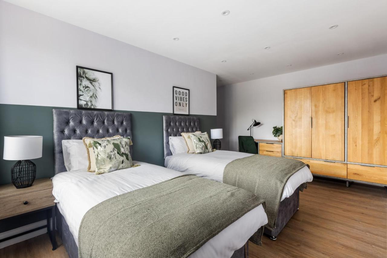 Stylish & Spacious 3 Bed Apartment With Fast Wifi, Close To Tube & Wembly Лондон Экстерьер фото